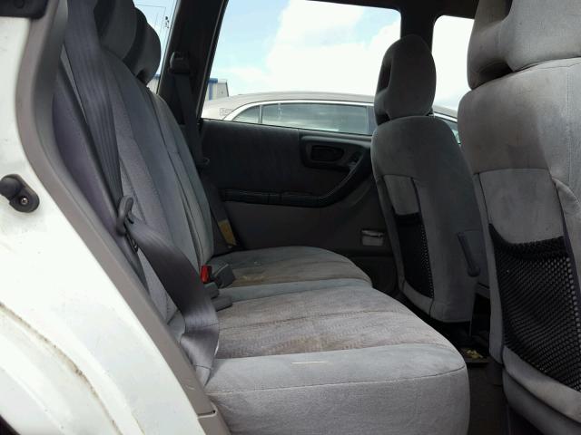 JF1SF65621H712588 - 2001 SUBARU FORESTER S WHITE photo 6