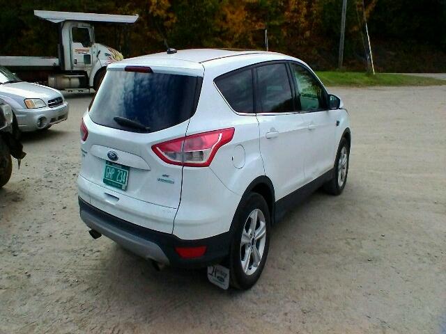 1FMCU0GX9FUA20913 - 2015 FORD ESCAPE SE WHITE photo 4