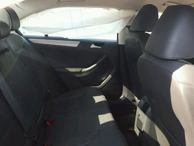 3VWDB7AJ0HM258097 - 2017 VOLKSWAGEN JETTA SE 黑色 照片 6