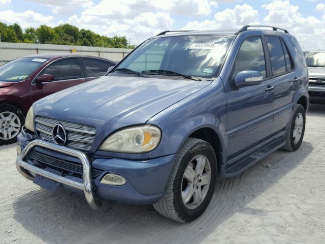 4JGAB57E75A551214 - 2005 MERCEDES-BENZ ML 350 BLUE photo 2