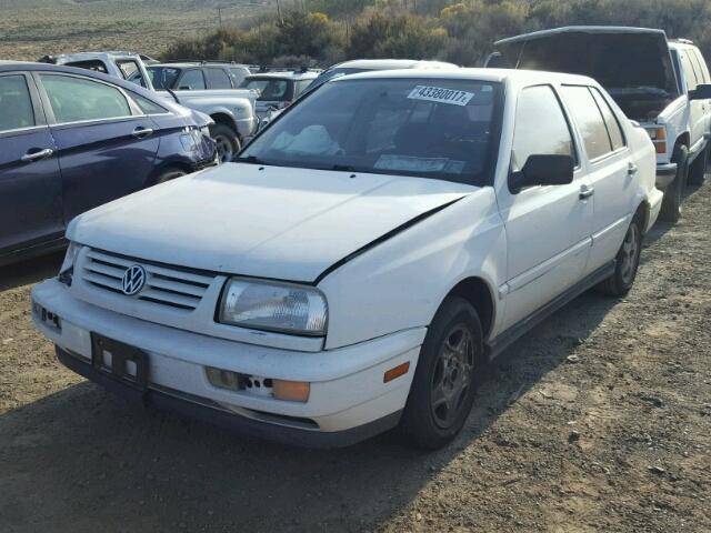 3VWVA81H4VM087960 - 1997 VOLKSWAGEN JETTA WHITE photo 2