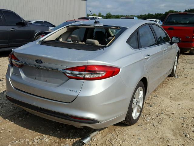 3FA6P0UU5JR122525 - 2018 FORD FUSION S H SILVER photo 4