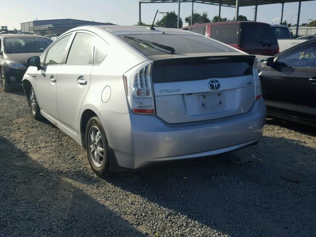 JTDKN3DUXB0265472 - 2011 TOYOTA PRIUS SILVER photo 3