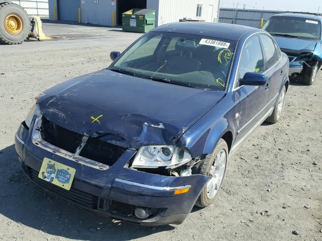 WVWRH63B63P118744 - 2003 VOLKSWAGEN PASSAT GLX BLUE photo 2