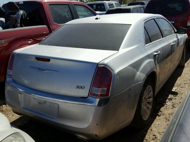 2C3CCAAG1CH206342 - 2012 CHRYSLER 300 SILVER photo 4