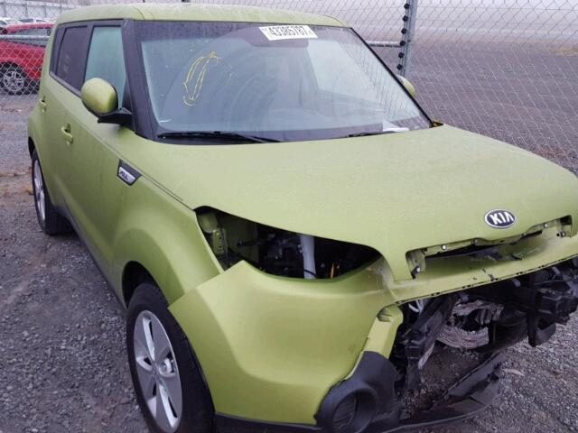 KNDJN2A25G7876081 - 2016 KIA SOUL GREEN photo 1