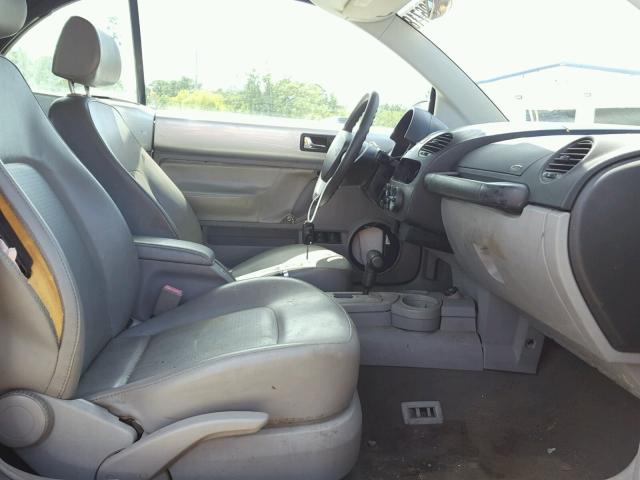 3VWCM31Y54M335262 - 2004 VOLKSWAGEN NEW BEETLE ვერცხლისფერი ფოტო 5