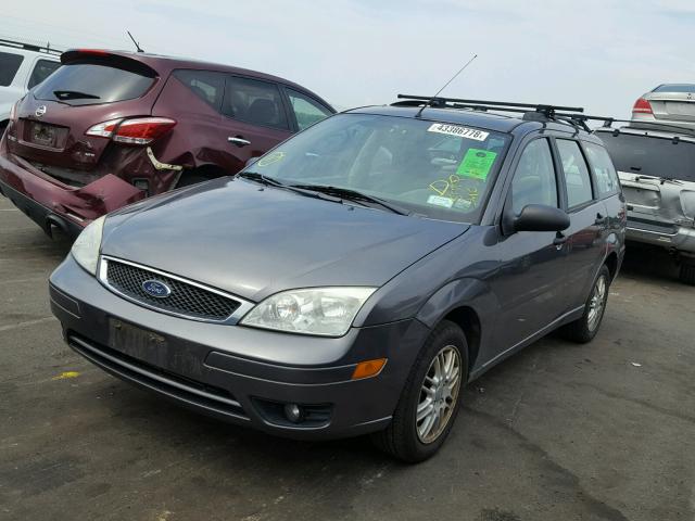 1FAHP36N16W201534 - 2006 FORD FOCUS ZXW GRAY photo 2