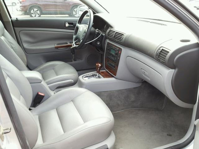 WVWTH63B24P009446 - 2004 VOLKSWAGEN PASSAT GLX SILVER photo 5