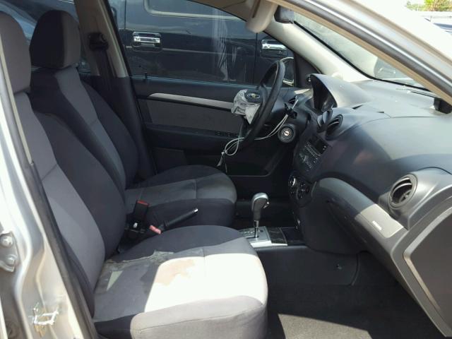 KL1TD66E19B334103 - 2009 CHEVROLET AVEO LS SILVER photo 5