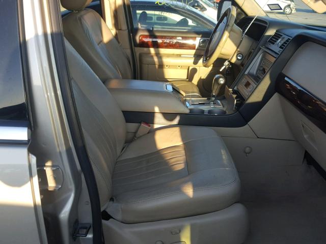 5LMFU27585LJ07792 - 2005 LINCOLN NAVIGATOR BEIGE photo 5