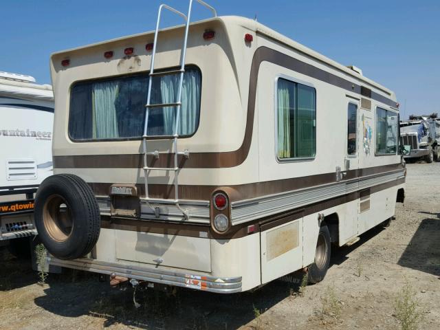 CPE322F151890 - 1972 CHEVROLET MOTORHOME BEIGE photo 4