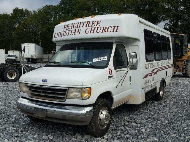 1FDKE30G5THA23140 - 1996 FORD E350 WHITE photo 2