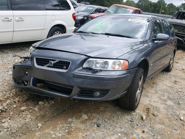 YV1SJ527452479011 - 2005 VOLVO V70 R GRAY photo 2