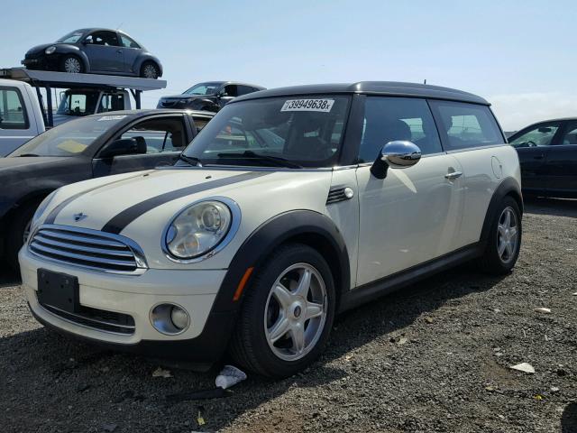 WMWML33558TJ45933 - 2008 MINI COOPER CLU WHITE photo 2