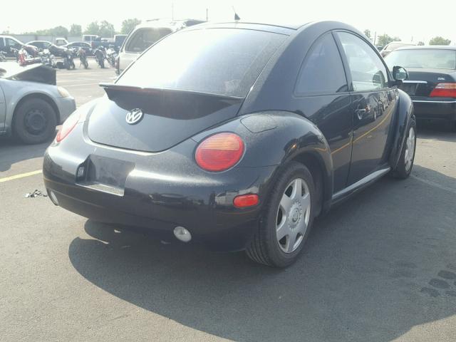 3VWDD21C9YM470091 - 2000 VOLKSWAGEN NEW BEETLE 黑色 照片 4