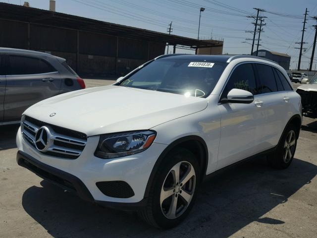 WDC0G4JB7HF149950 - 2017 MERCEDES-BENZ GLC 300 WHITE photo 2