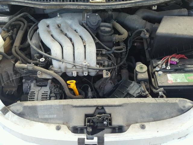 3VWCA21CXYM423057 - 2000 VOLKSWAGEN NEW BEETLE 银色 照片 7