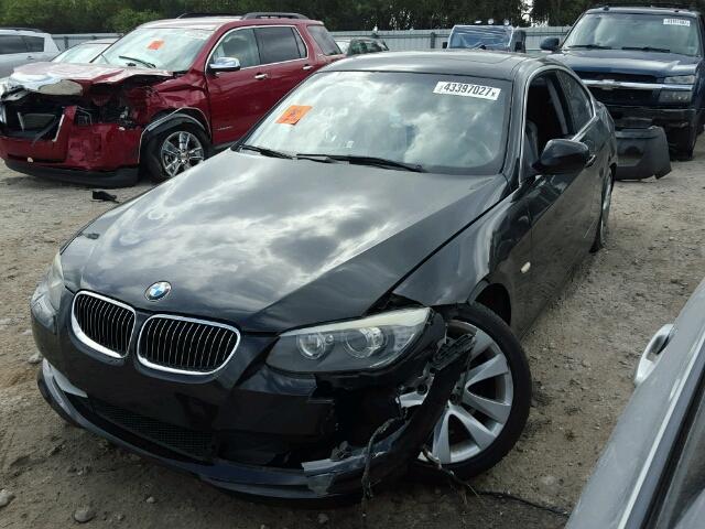 WBAKE5C56BE573101 - 2011 BMW 328 BLACK photo 2