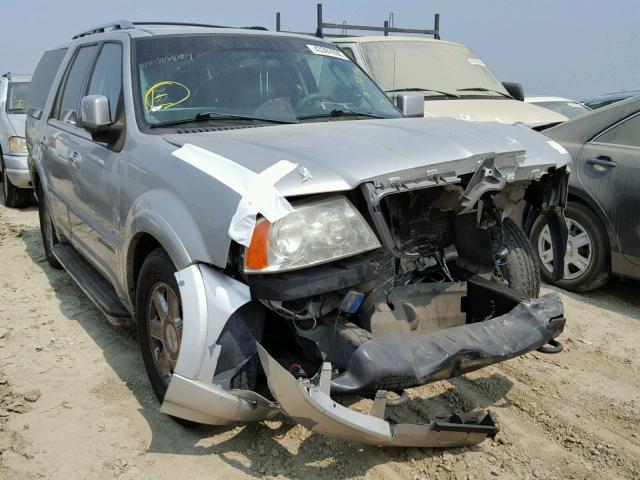 5LMFU28R14LJ24143 - 2004 LINCOLN NAVIGATOR Silber Foto 1