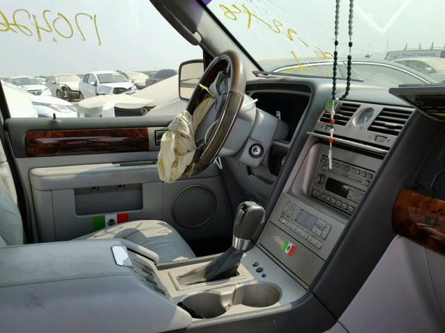 5LMFU28R14LJ24143 - 2004 LINCOLN NAVIGATOR Silber Foto 5