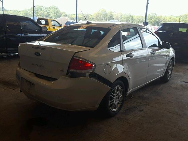 1FAHP3FN0BW167564 - 2011 FORD FOCUS WHITE photo 4