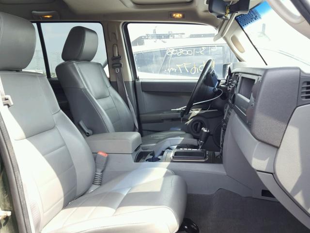 1J8HG48K86C328990 - 2006 JEEP COMMANDER GREEN photo 5