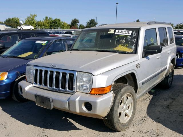 1J8HG48K67C586636 - 2007 JEEP COMMANDER WHITE photo 2