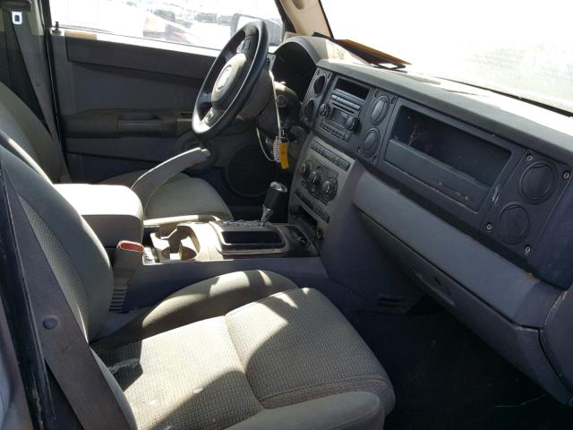 1J8HG48K67C586636 - 2007 JEEP COMMANDER WHITE photo 5