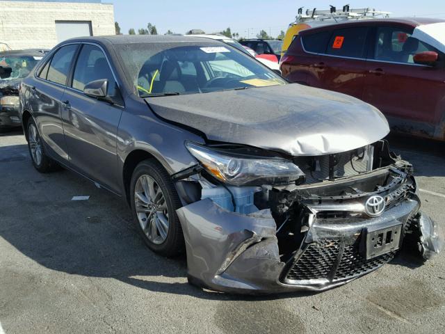 4T1BF1FK7HU330272 - 2017 TOYOTA CAMRY LE 石墨色 照片 1