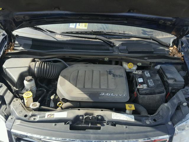 2C4RC1BG6DR667794 - 2013 CHRYSLER TOWN & COU BLUE photo 7