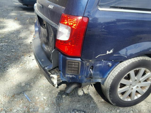 2C4RC1BG6DR667794 - 2013 CHRYSLER TOWN & COU BLUE photo 9