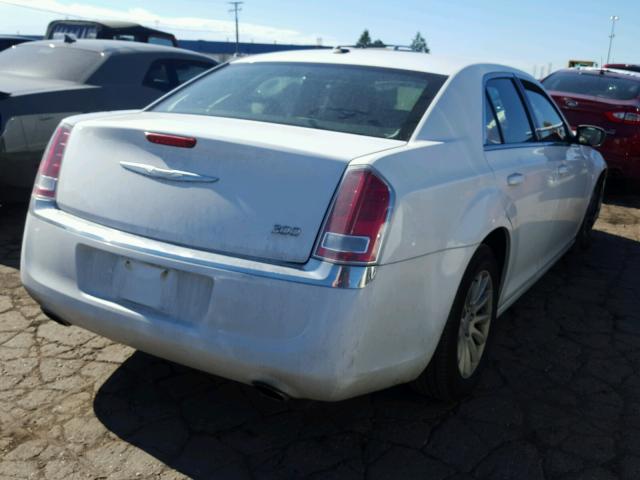 2C3CCAAGXEH280359 - 2014 CHRYSLER 300 WHITE photo 4