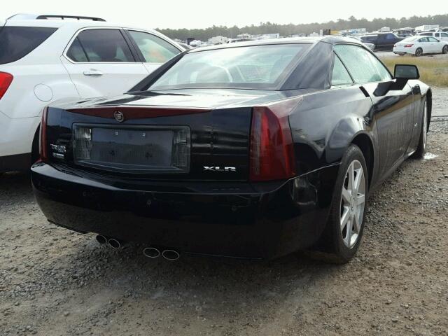 1G6YV34A845600446 - 2004 CADILLAC XLR GRAY photo 4