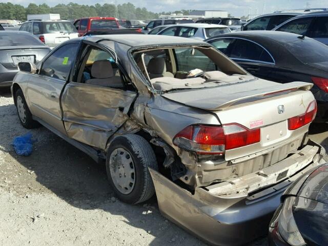 JHMCG56412C004476 - 2002 HONDA ACCORD LX GOLD photo 3