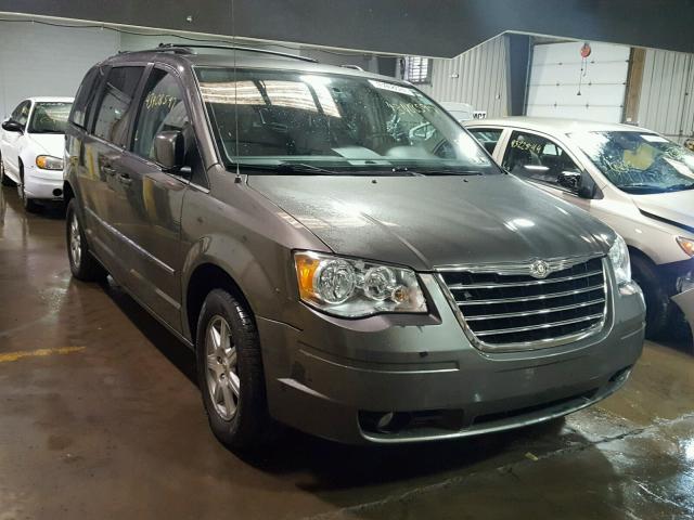 2A4RR8D19AR415396 - 2010 CHRYSLER TOWN & COU GRAY photo 1