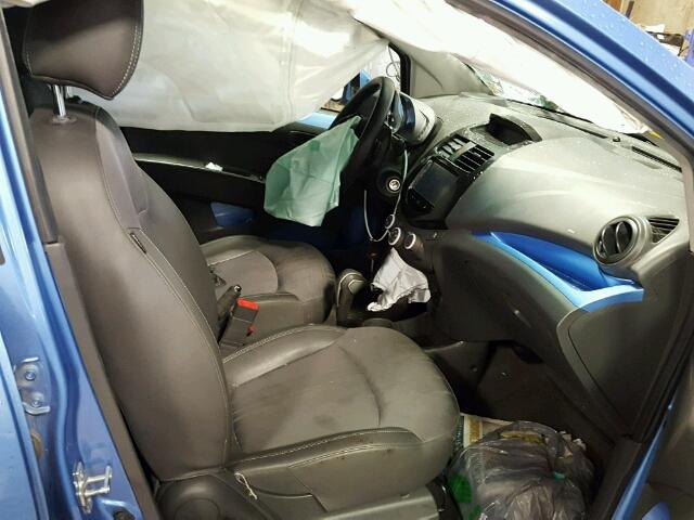 KL8CD6S99FC739464 - 2015 CHEVROLET SPARK 1LT Синий фото 5