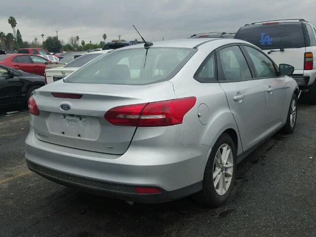 1FADP3F28GL375365 - 2016 FORD FOCUS SE SILVER photo 4