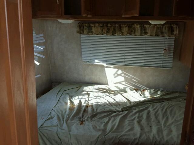 4YDT372295A117778 - 2005 KEYSTONE SPRINGDALE WHITE photo 5