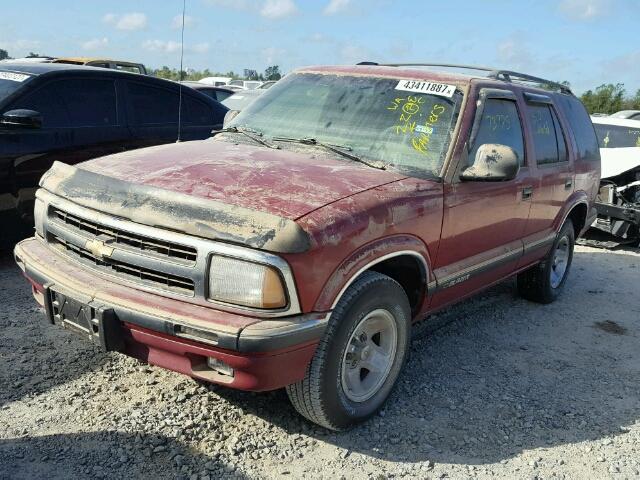 1GNCS13W3T2165103 - 1996 CHEVROLET BLAZER RED photo 2