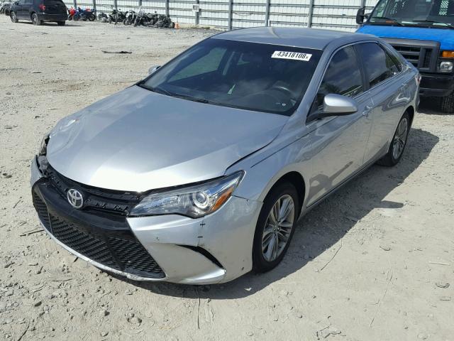 4T1BF1FK7GU235371 - 2016 TOYOTA CAMRY LE SILVER photo 2