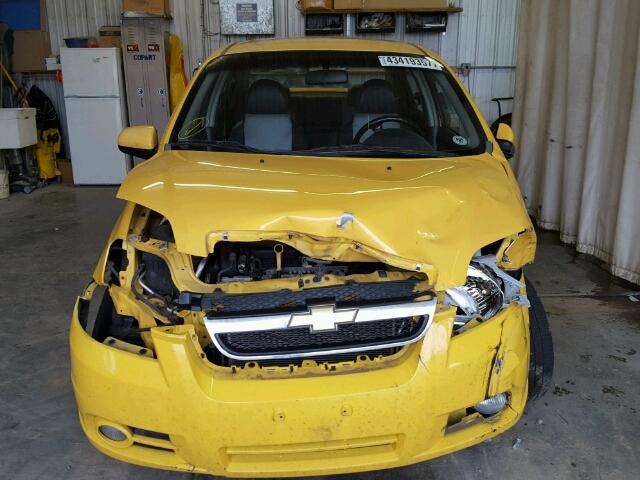 KL1TG5DE2BB124507 - 2011 CHEVROLET AVEO YELLOW photo 9