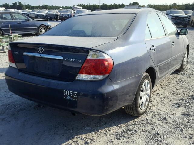 4T1BE32K95U081585 - 2005 TOYOTA CAMRY LE BLUE photo 4