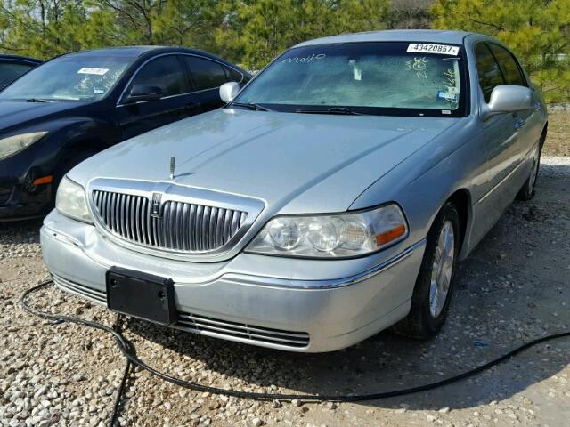 1LNHM82V57Y617965 - 2007 LINCOLN TOWN CAR S TEAL photo 2