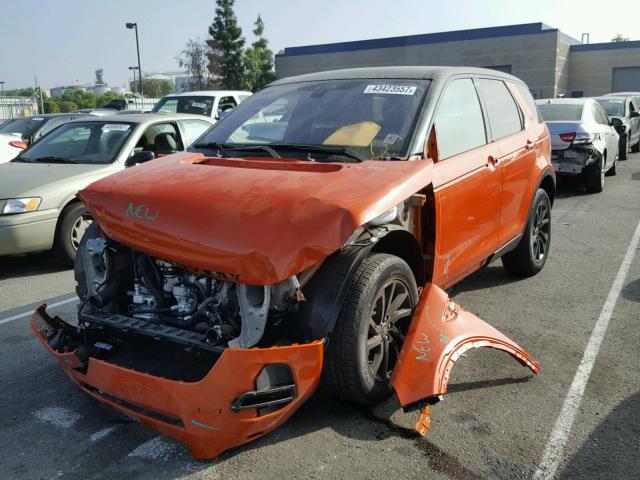 SALCP2BG3HH675524 - 2017 LAND ROVER DISCOVERY ORANGE photo 2