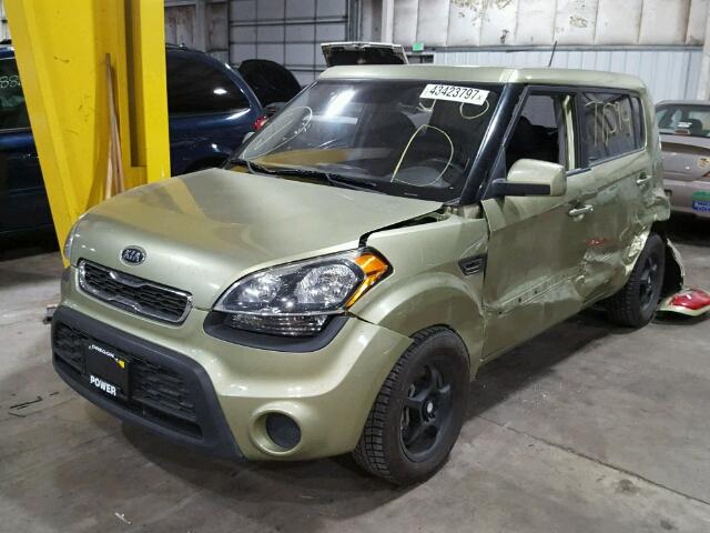 KNDJT2A54C7354388 - 2012 KIA SOUL GREEN photo 2