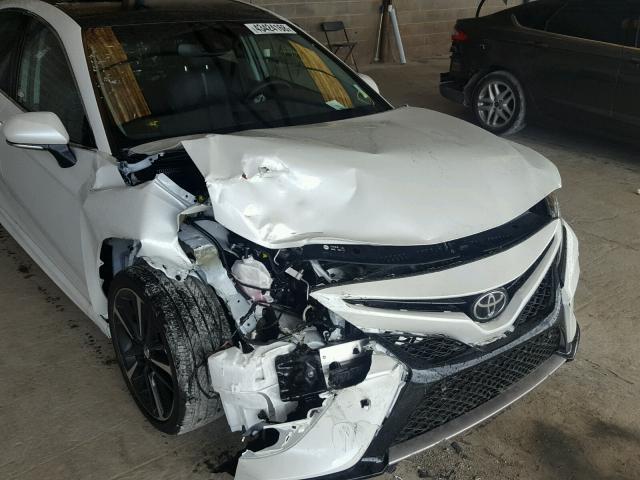 4T1B61HK0JU646602 - 2018 TOYOTA CAMRY XSE WHITE photo 9