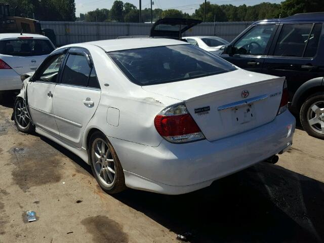 4T1BE32K45U388484 - 2005 TOYOTA CAMRY WHITE photo 3