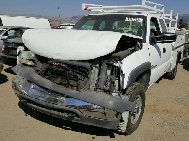 1GTHC29172E136861 - 2002 GMC SIERRA C25 WHITE photo 2