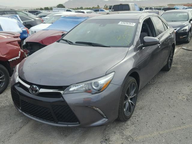 4T1BF1FK8HU632122 - 2017 TOYOTA CAMRY LE CHARCOAL photo 2